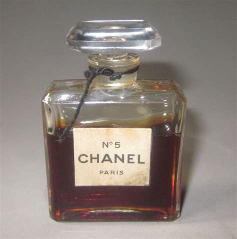 vintage chanel no 5 bottle.